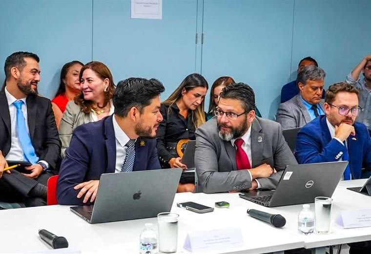 ¿Cuáles son las prioridades del Gobierno y las universidades en la negociación del FEES?