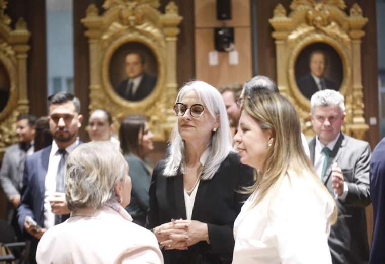 “Lo digno sería renunciar a la curul”: esto dice Abril Gordienko sobre darle la espalda al PUSC