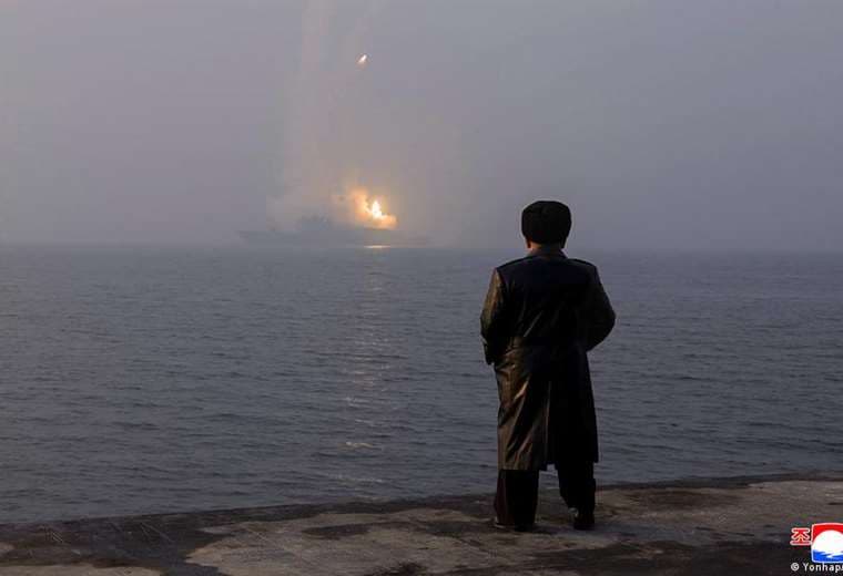 Kim dice que está equipando a su marina con armas nucleares