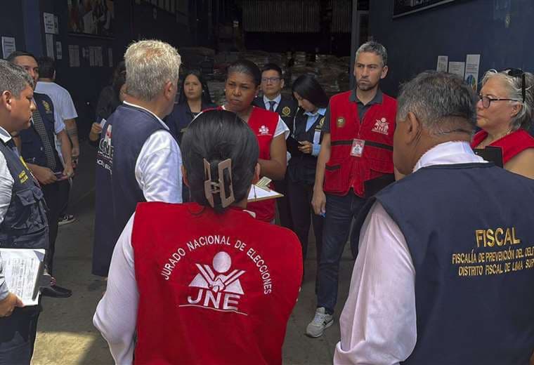 Autoridad electoral de Perú prevé resultados presidenciales a mediados de mayo