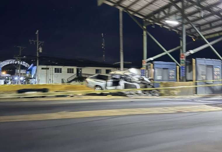 Muere conductor tras violento choque contra caseta de peaje en Ajaluela