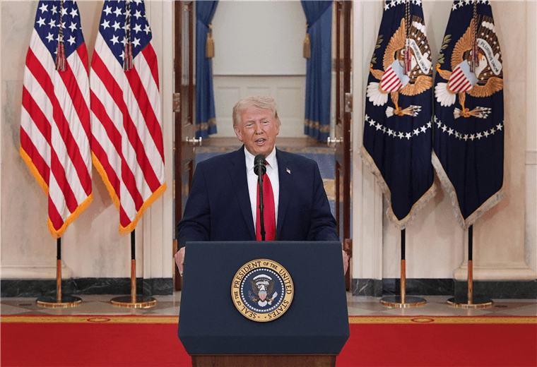 Trump dice que EEUU golpeará a Irán "con extrema dureza" durante las próximas 2-3 semanas