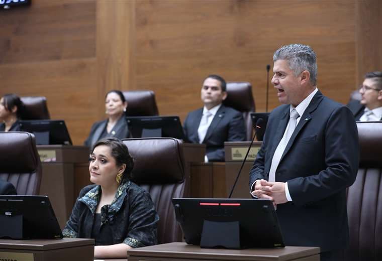 PLN convoca a conferencia para anunciar su posición sobre proyecto que abriría el mercado eléctrico