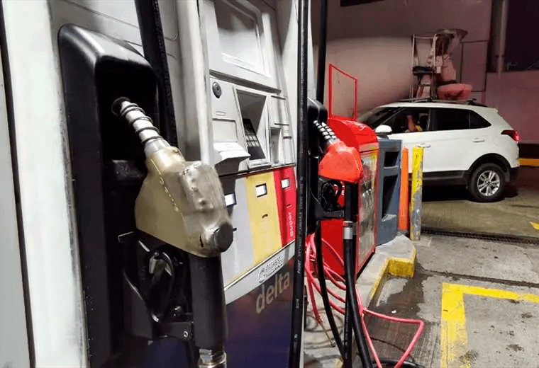 Aresep aprueba histórico aumento en combustibles