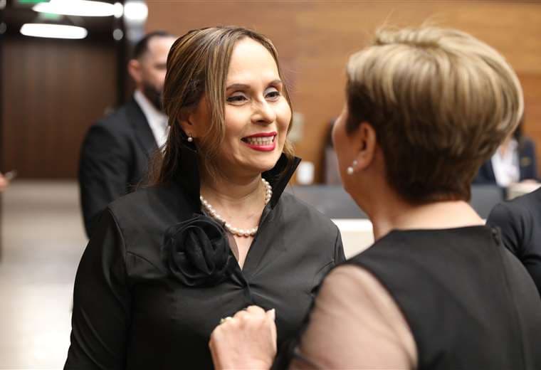 Yara Jiménez se convierte en quinta mujer que preside la Asamblea Legislativa