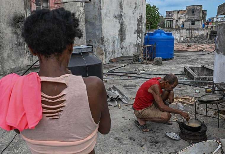Cuba se plantea aceptar la ayuda de $100 millones de EE.UU. tras agotar todas sus reservas de combustible