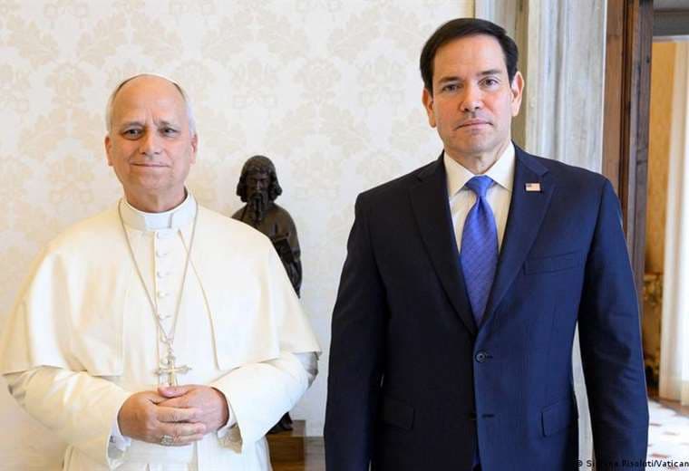 Rubio llega al Vaticano para hablar con el papa León XIV