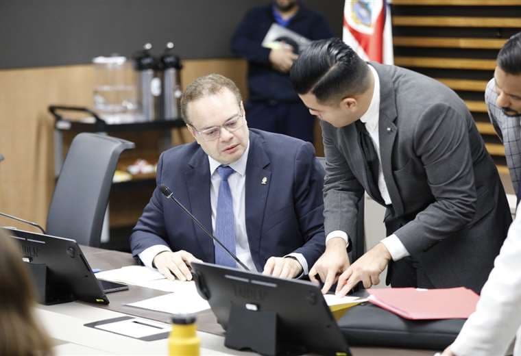 Oficialismo archiva investigaciones de Tradeco y Cooperservidores