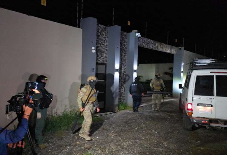 Cae policía sospechosa de alertar a banda narco sobre operativos y retenes en Zona Sur