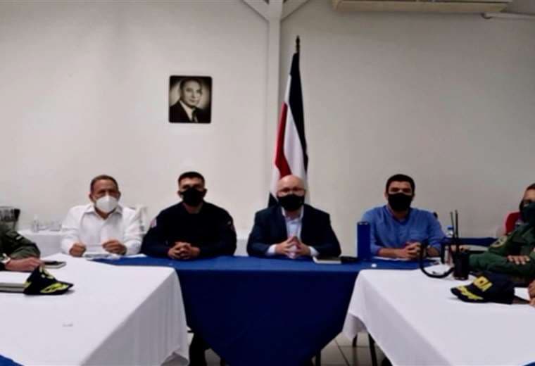 Ministro de Seguridad pide deponer bloqueos tras anuncio de Corrales