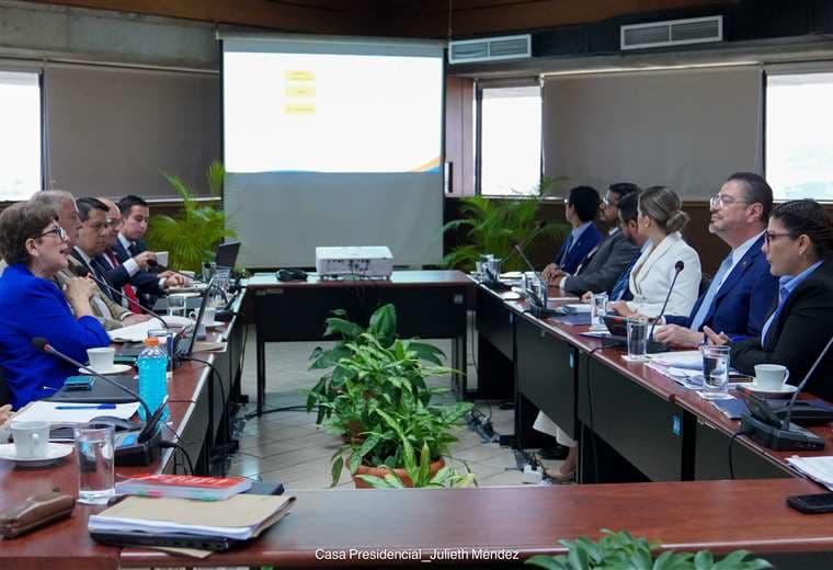Contraloría advierte que devolver 5% de su presupuesto implicaría un cierre técnico