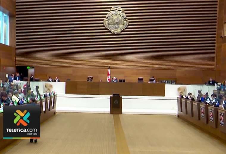 Diputadas piden a presidente Chaves firmar ley contra acoso predatorio