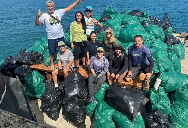 “Megalimpieza” logró recolectar miles de kilos de basura en Corcovado
