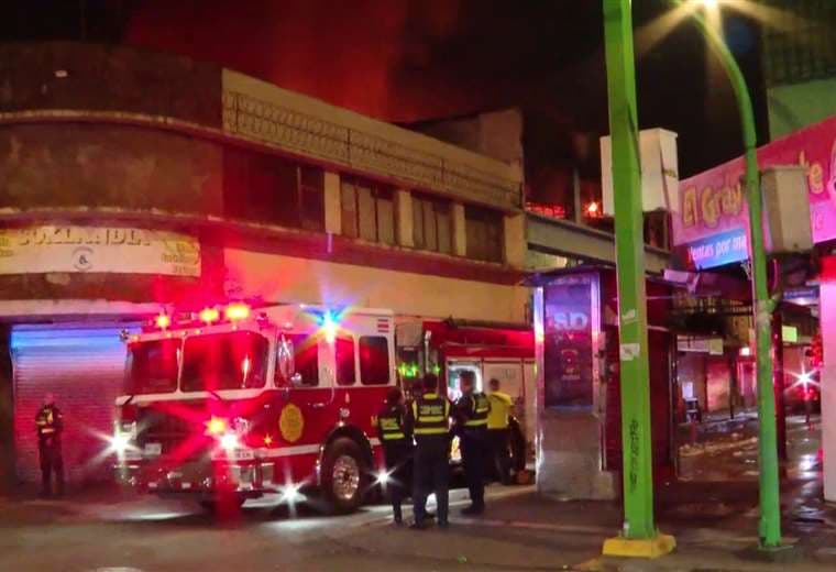 Mortal incendio en hotel en centro de San José inició en tercer piso