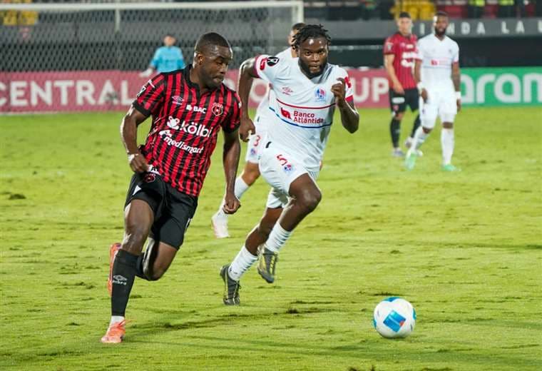 Alajuelense ante Olimpia/Crédito: Juan Manuel Quirós
