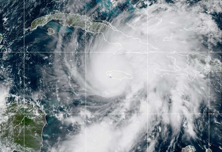 Huracán Melissa causa al menos 50 muertos en Haití y Jamaica