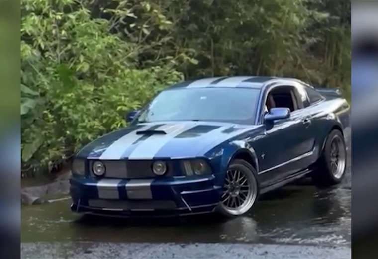 Exposición de carros deportivos busca para ayudar a familia de niño que cayó en alcantarilla