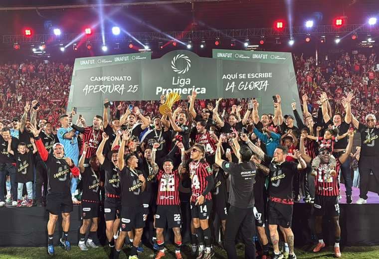 Alajuelense campeón de la 31/Crédito: Adrián García