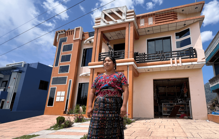 Arquitectura de remesas: cómo el dinero desde EE. UU. transforma pueblos y ciudades en Guatemala
