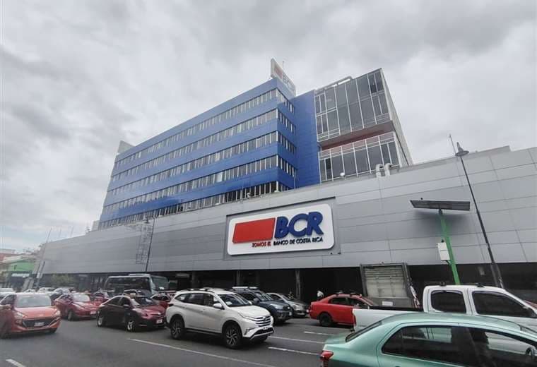 Sindicato responde a Laura Fernández por nueva propuesta para vender BCR