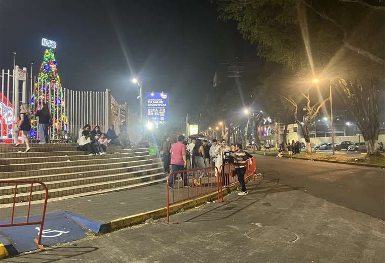 Cuatro menores intentaron entrar a concierto de Bad Bunny con cédulas falsas