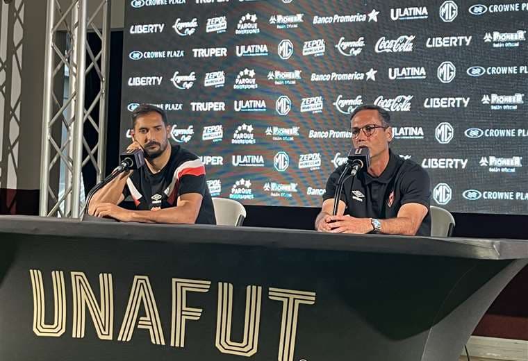 Marcelo Sarvas: “Son dos torneos diferentes, no hay favoritismo”