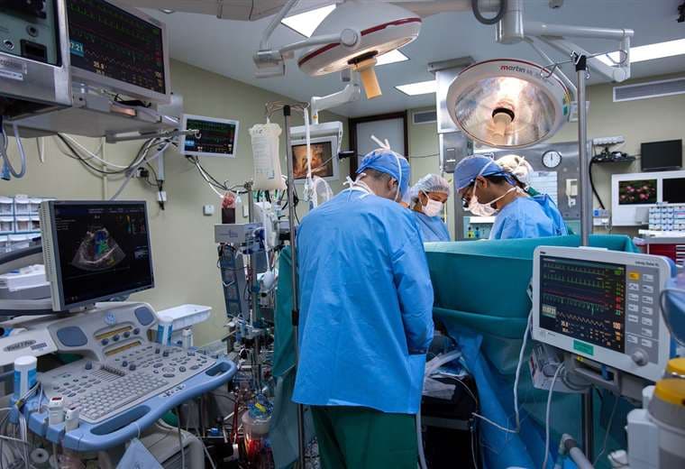 CCSS renueva convenios con seis universidades para formación de médicos especialistas