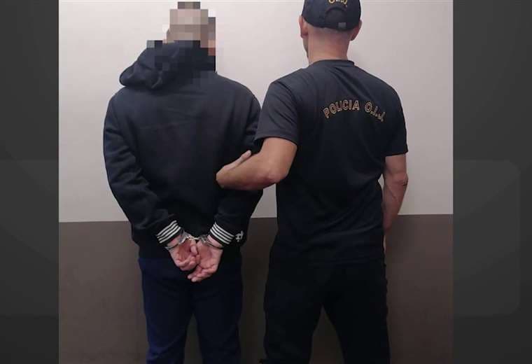 Usar tarjeta de crédito para crear sitios web falsos fue lo que delató a empleado bancario