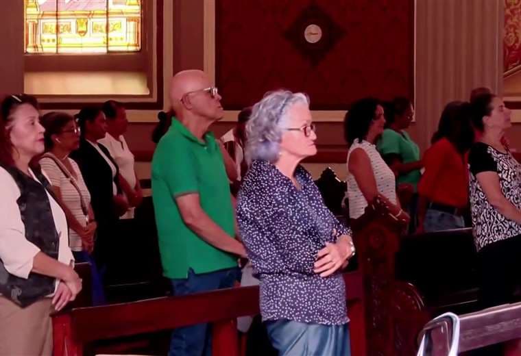 ¿Cómo reciben fieles católicos en Costa Rica el nombramiento del nuevo papa?