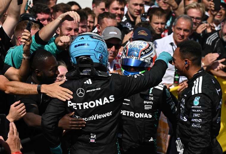 Russell gana el GP de Singapur, McLaren se lleva el título de constructores