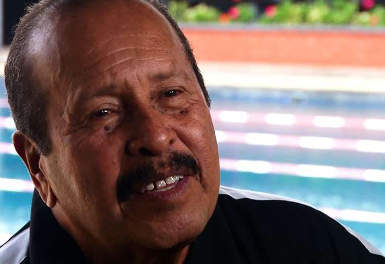 Organismo internacional de Natación suspende provisionalmente a Francisco Rivas