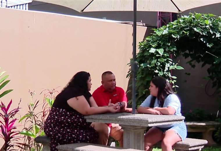 Adolescente que nació con malformación en piernas es víctima del 'bullying'