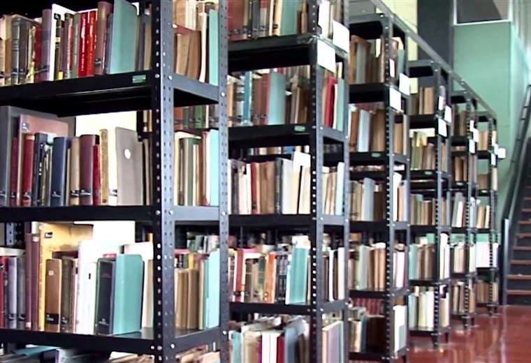 Solo cuatro de cada 100 ticos leen un libro al año