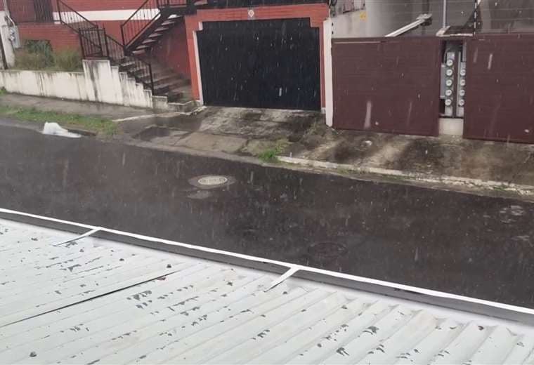 Fuertes tormentas y granizo causan múltiples incidentes en el Valle Central