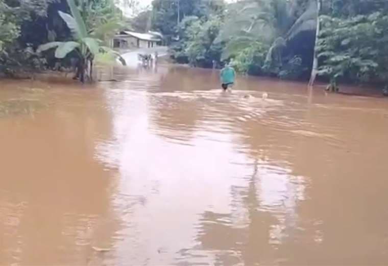 Más de 50 personas evacuadas por inundaciones en Zona Norte