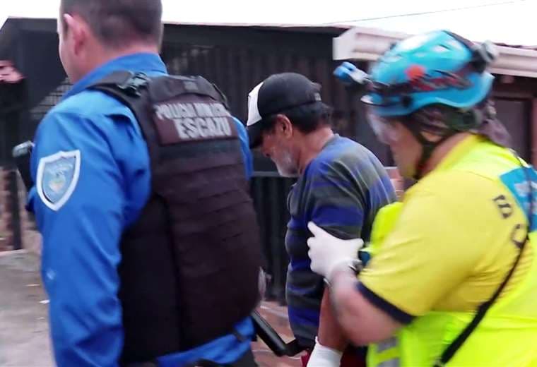 Adulto mayor de 73 años resulta herido tras ataque del perro de la familia en Escazú