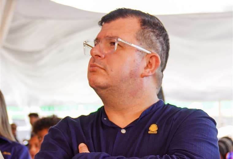 Ministro de Comunicación rindió "extensa declaración" por caso de supuesta violación