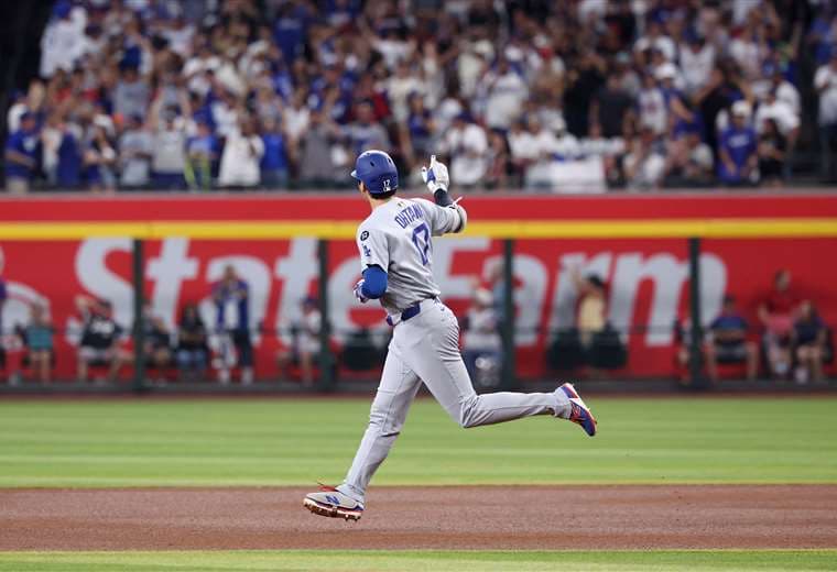 Dodgers triunfan en duelo de lanzadores y extienden ventaja en Serie Divisional de MLB