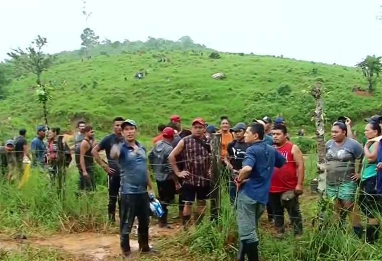 Denuncian llegada masiva de coligalleros nicaragüenses a Crucitas tras decisión de Ortega