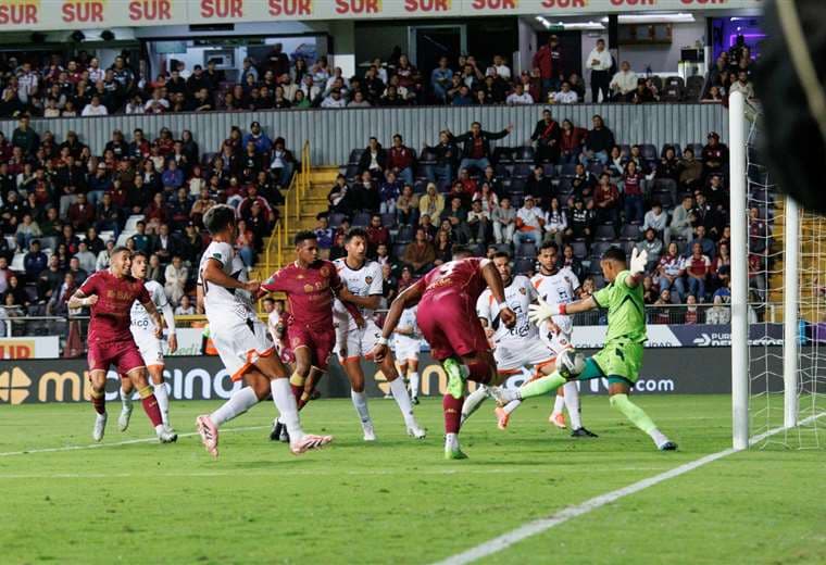 Saprissa ante Puntarenas FC/Crédito: @91_deportes