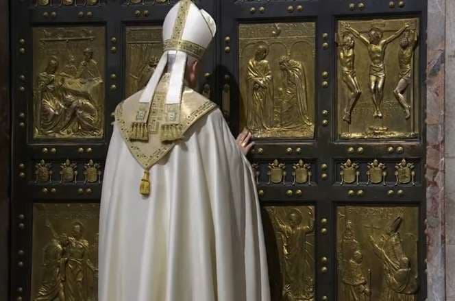 Papa León XIV cierra la Puerta Santa de San Pedro y concluye el Jubileo de la Esperanza