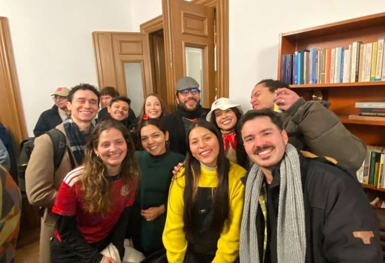 Video: Patriótica Costarricense une a comunidad tica en Alemania durante elecciones