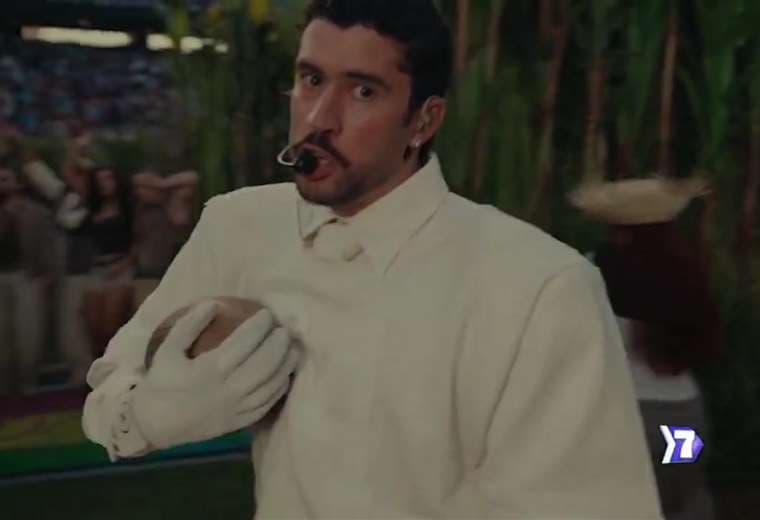 Bad Bunny: el conejo que canta entre el aplauso y el abucheo