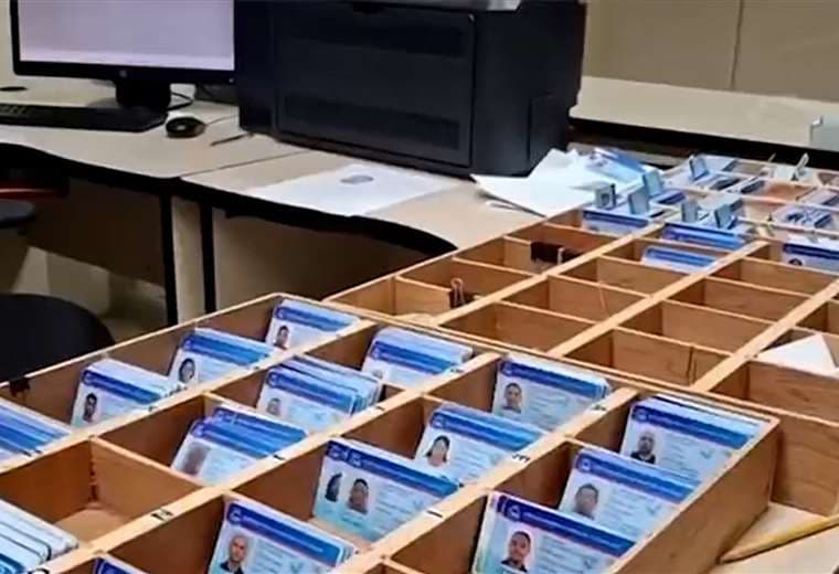 Migración acumula atraso de casi 20 mil DIMEX o cédulas sin entregar