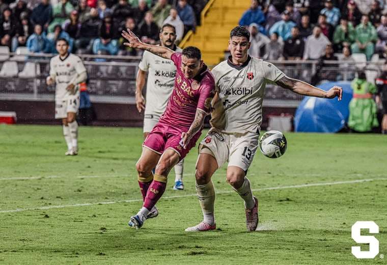Saprissa-Alajuelense. Saprissa