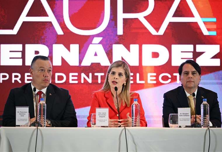 “No hemos recibido ninguna respuesta”, dice Claudia Dobles sobre contactos con Laura Fernández