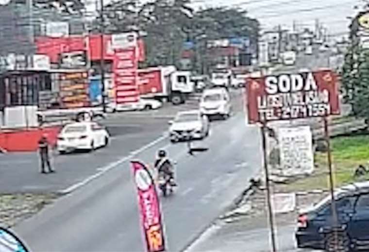 ¡Insólito! Zopilote golpea a motociclista y causa accidente en San Carlos