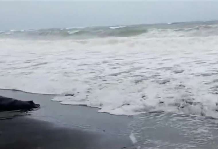 Nuevo frente frío traerá olas de hasta 3 metros de altura