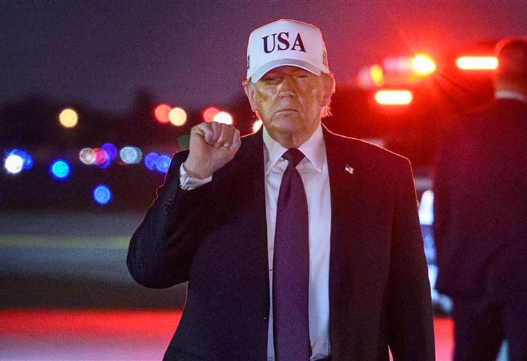 Trump amenaza con destruir principal terminal petrolera de Irán pese al alza de precios