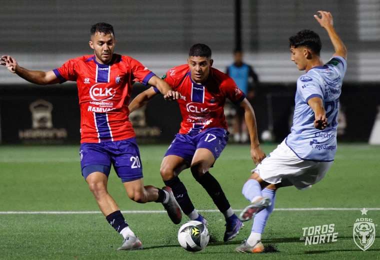 Sporting derrota a San Carlos y se acerca a zona de clasificación